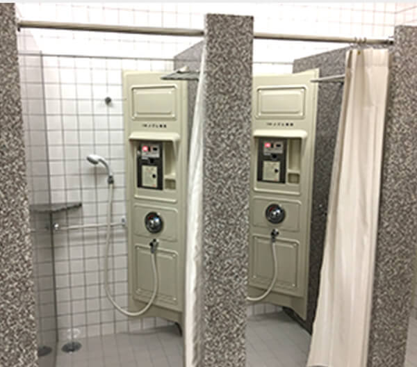 シャワールーム